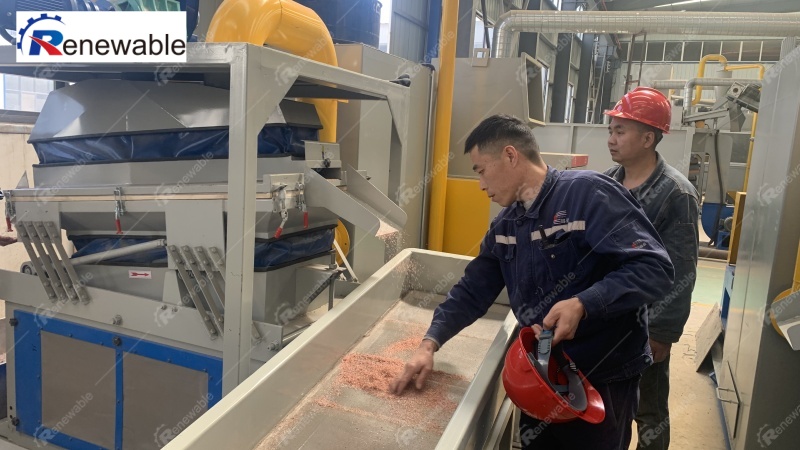 Wire recycling machine