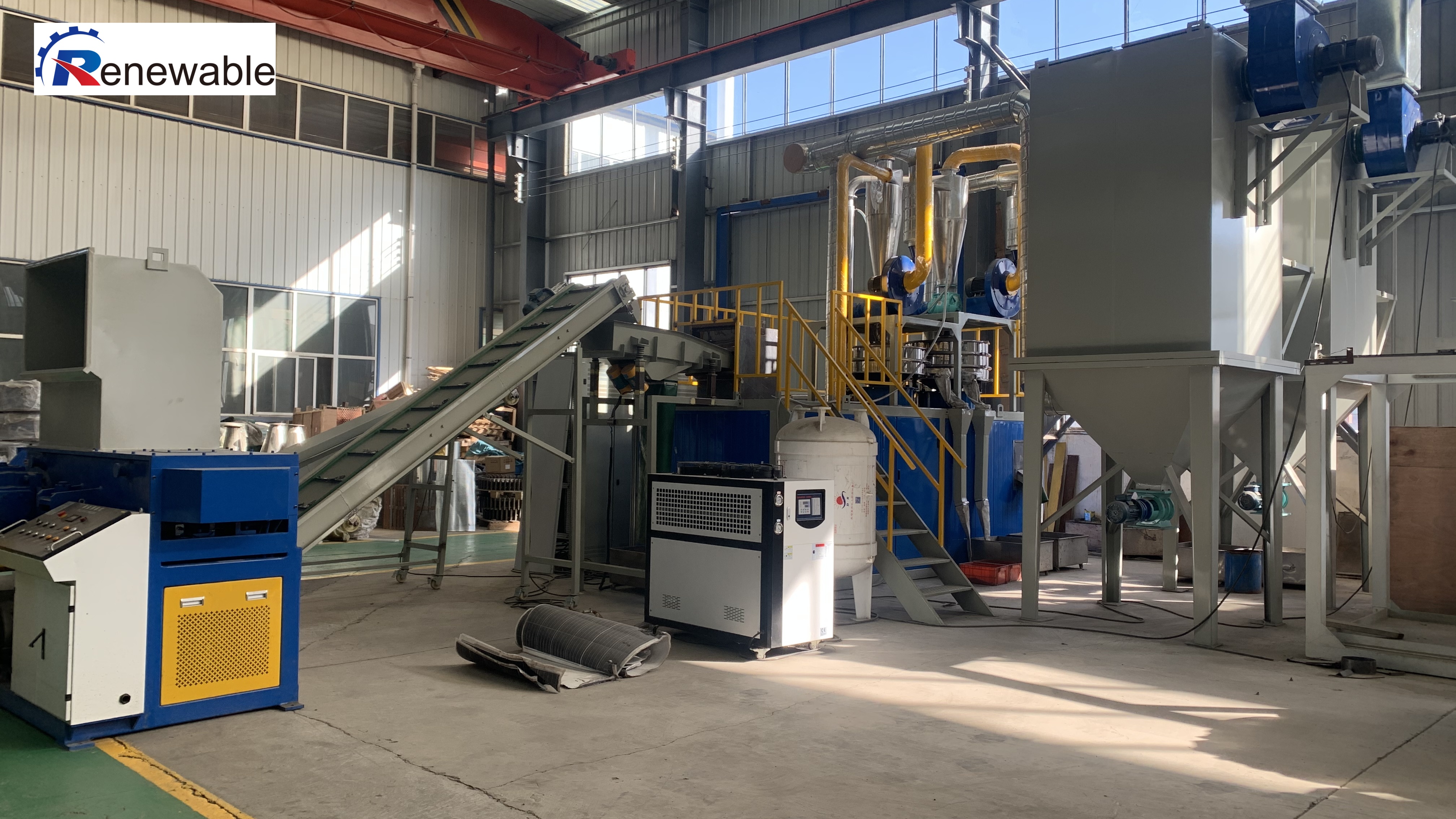 Photovoltaic panel separator