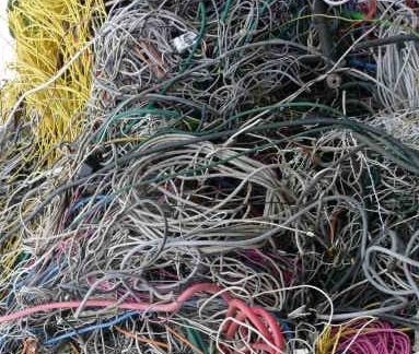 Waste wire and cable recycling machine